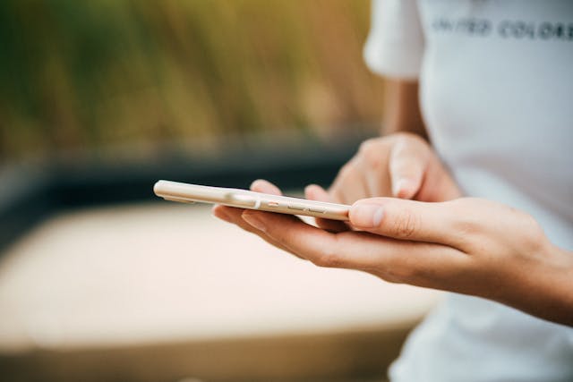 smartfon złoty